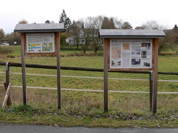Lehrwanderweg am Beckenweiher bei Mantel
