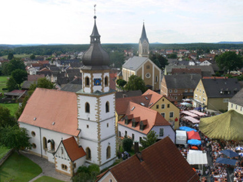 Evang. Pfarrkirche St. Peter und Paul in Mantel - Ansicht 1